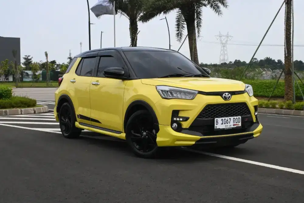 (Tdp2jt) Raize GR Sport 1.0 CVT 2 Tone 2023/2022