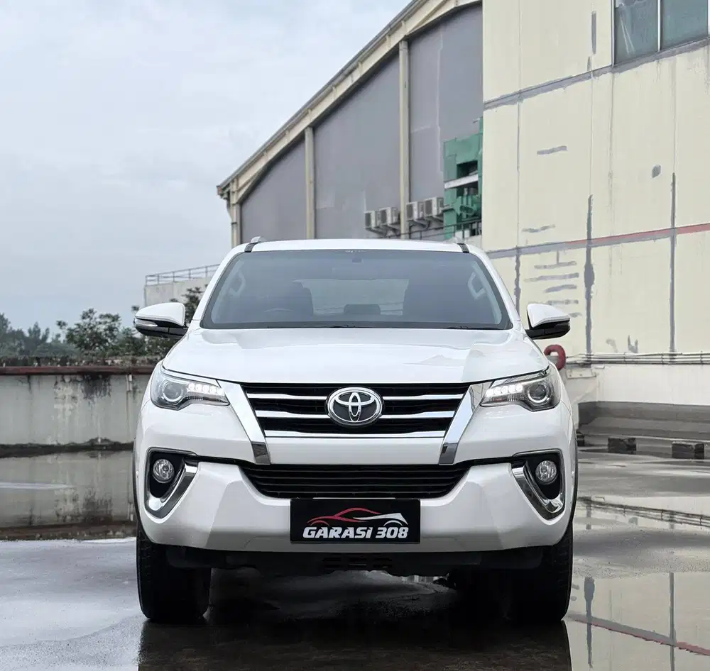 Toyota Fortuner VRZ 4x2 AT Non TRD