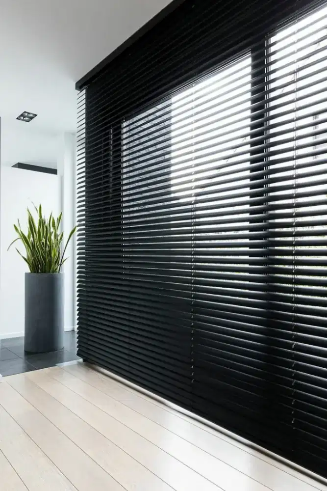 Tirai minimalis krey alumunium