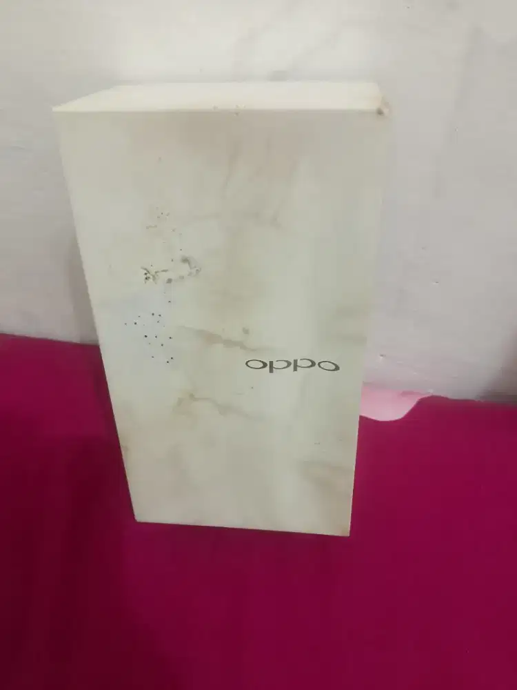Kotak hp Oppo kondisi seperti di foto