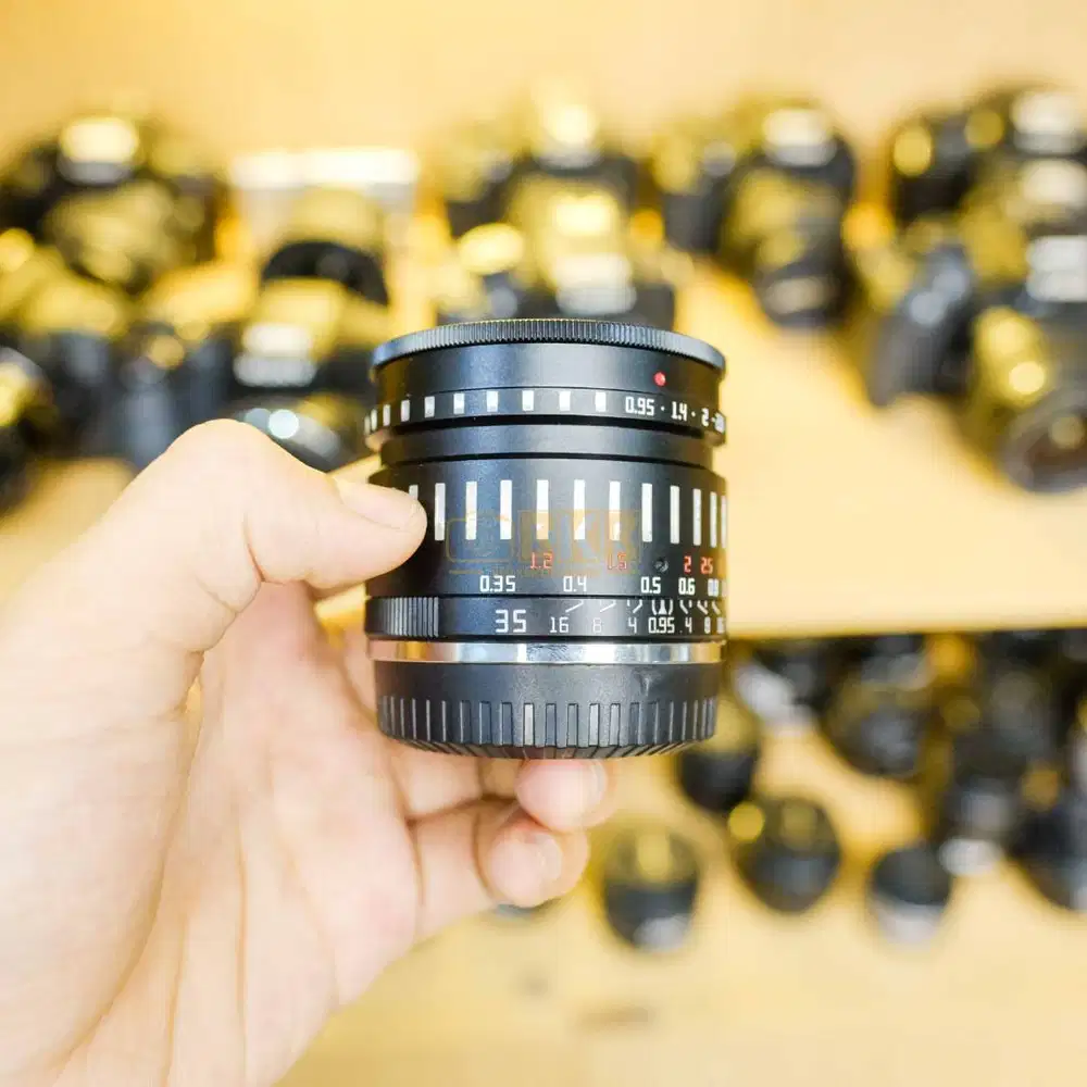 Lensa TTArtisan 35mm F0.95 for Fujifilm Fullset Mulus
