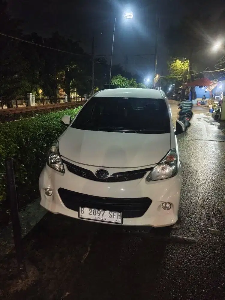 AVANZA VELOZ 1.5 MANUAL 2015(KM 80RBAN)