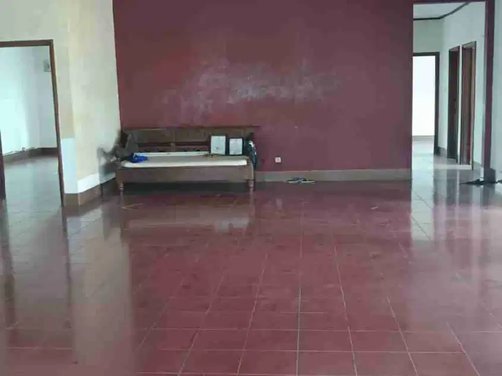 Jual rumah tua Kemang Jakarta selatan  ( hitung tanah & bawah NJOP )