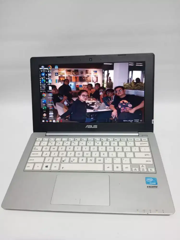 Asus X201E Intel CPU 847 DDR 4GB HDD 500GB LED 12Slim Baterai 2 jam