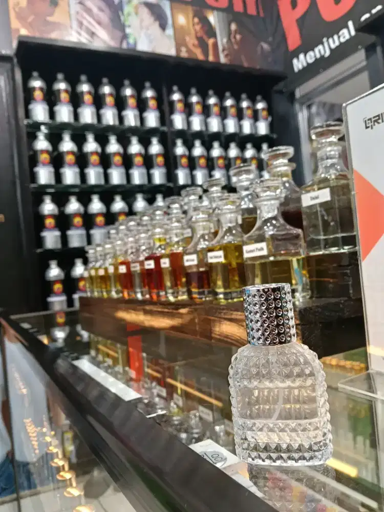 Lowongan jaga toko parfum khusus wanita hubungi/dm