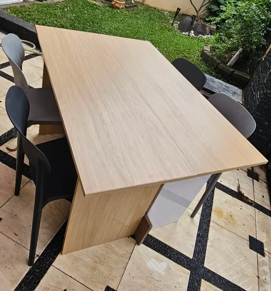 Meja makan 1 set