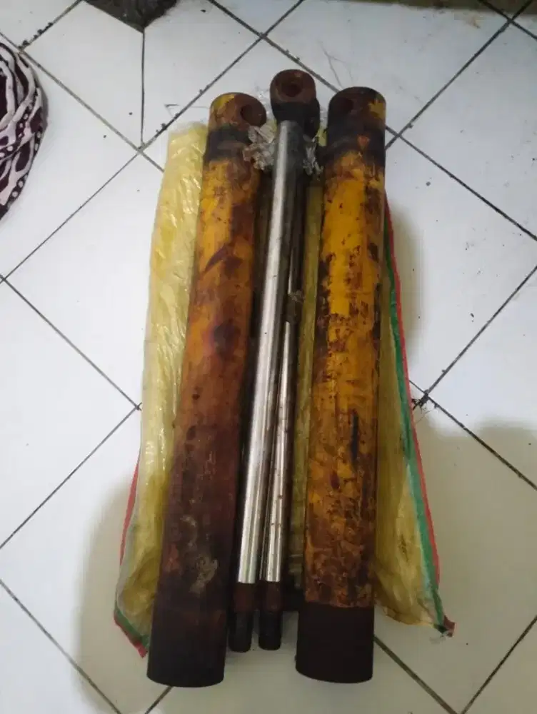 Slinder bom  Bob Cat S570