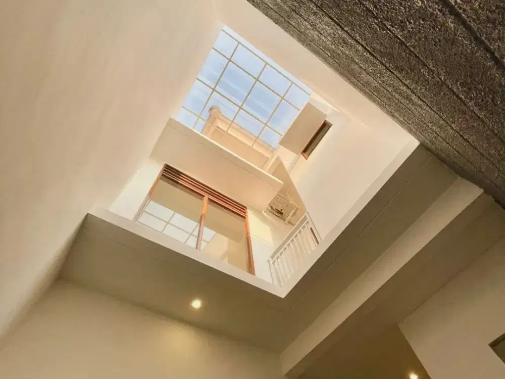 RUMAH CANTIK TANAH LUAS LOKASI STRATEGIS ASRI TENANG BRIGIF