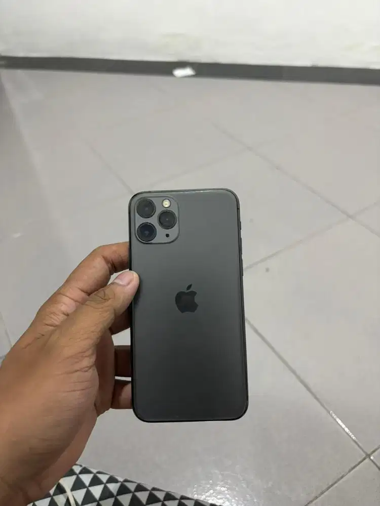 Jual Iphone 11 Pro Inter kondisi cek di lokasi sekalian nego