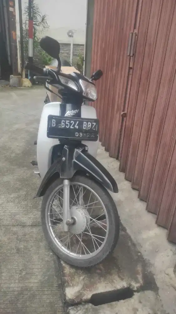 Jual motor honda astrea legenda thn 2003 surat komplit stnk dan bpkb
