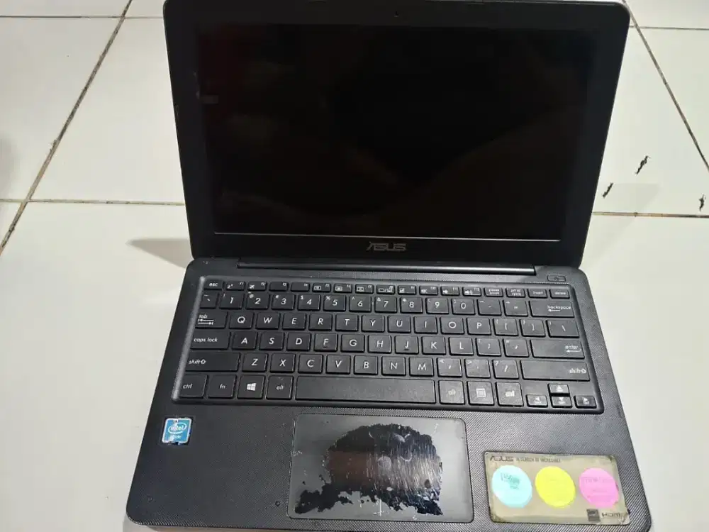 Note book Asus E202s