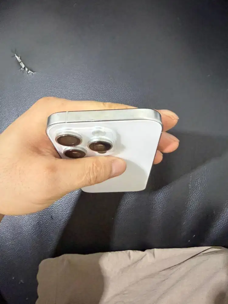 iphone.  16pro.   128.