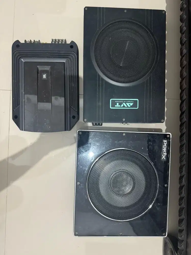 Speaker kolong JBL dll