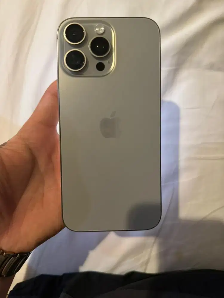 iphone.   16proMax.  256.