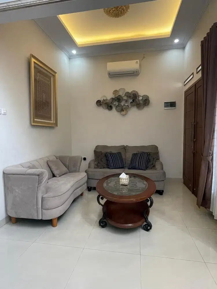 Dijual Rumah Bagus Pinggir Jalan