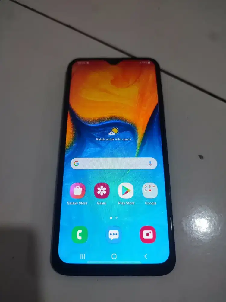 Dijual samsung A20, ram 3/32, hp plus charger