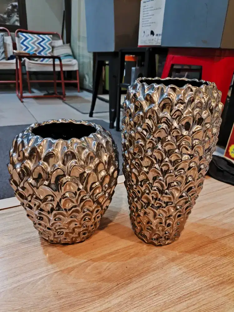 VASE BUNGA SILVER INFORMA PRELOVED