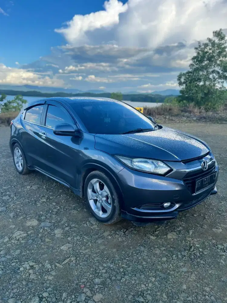 HR-V tipe E Metic tahun 2016 akhir