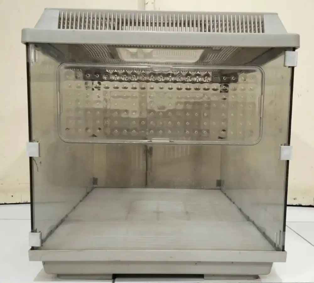 Reptil box siap mejeng ruang tamu