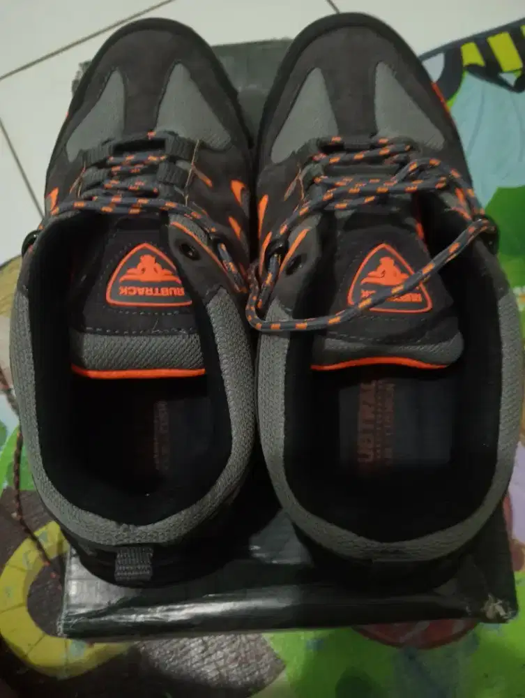 RUBTRACK Adventure Mahawu Low Sepatu Gunung Pria Wanita Hiking Unisex