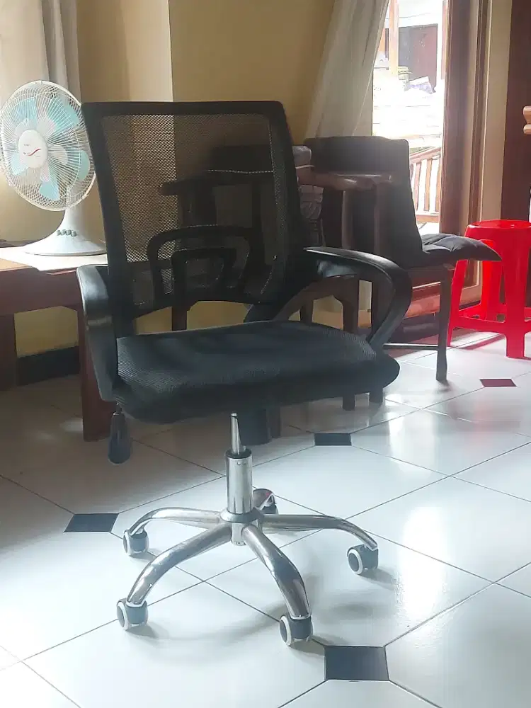 Kursi kerja kantor