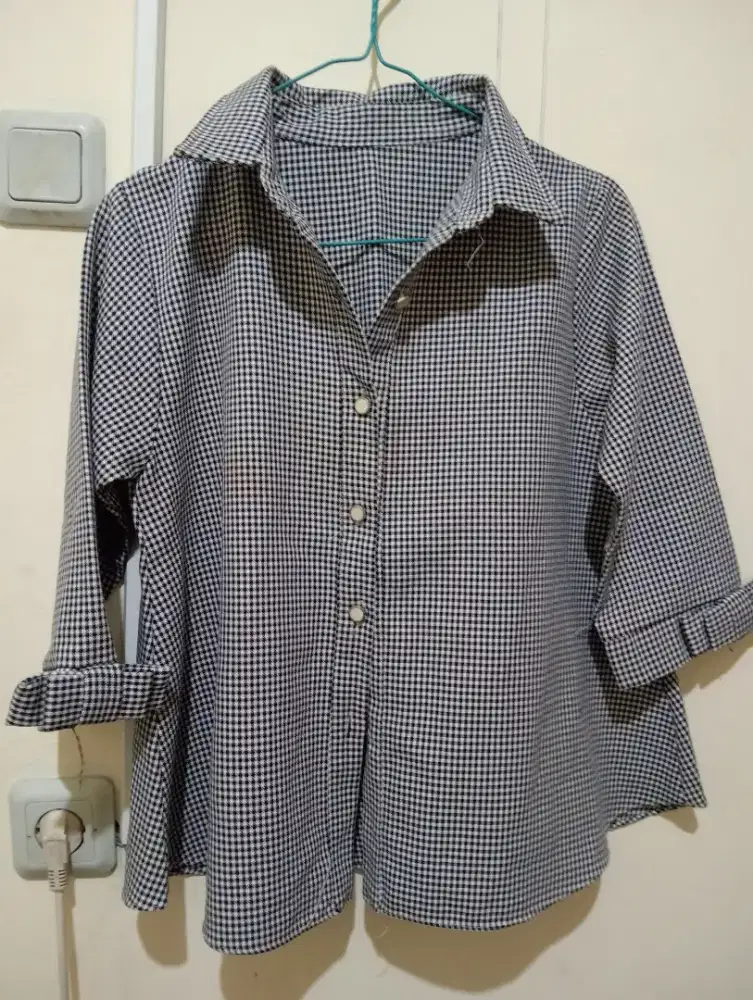 Kemeja kotak2 kecil atasan wanita