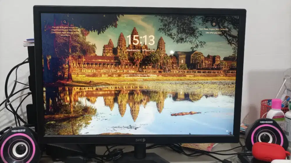 LED monitor SPC 19 inc kondisi seperti baru