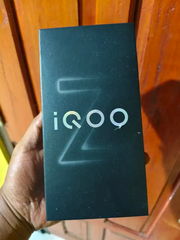 Iqoo Z10 8/128 Snapdragon 7s gen 3 (7300mah)