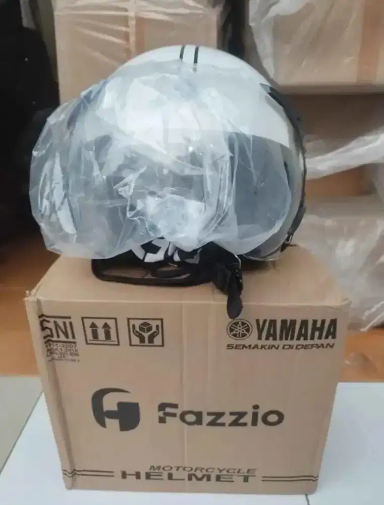 Helm Yamaha baru nettt