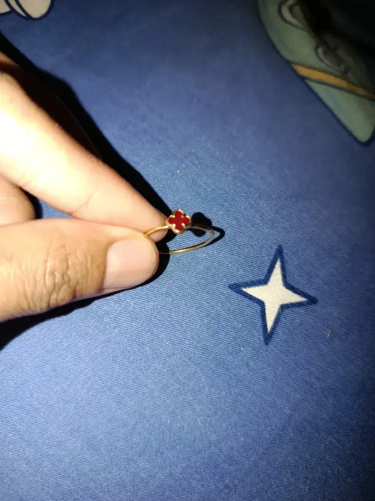 Cincin mungil 8karat