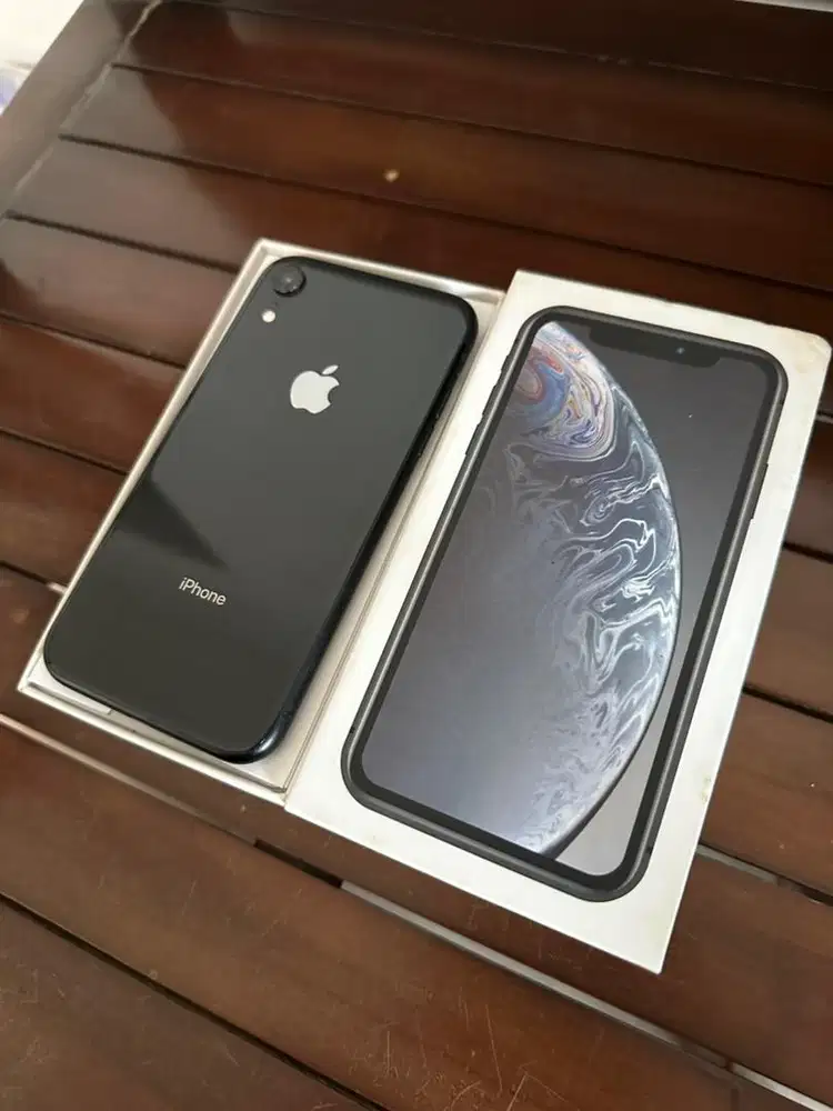 Iphone XR black 64GB minus