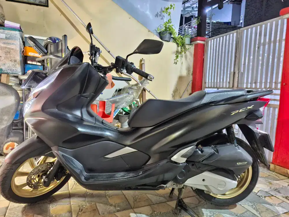 PCX CBS 2021 Hitam