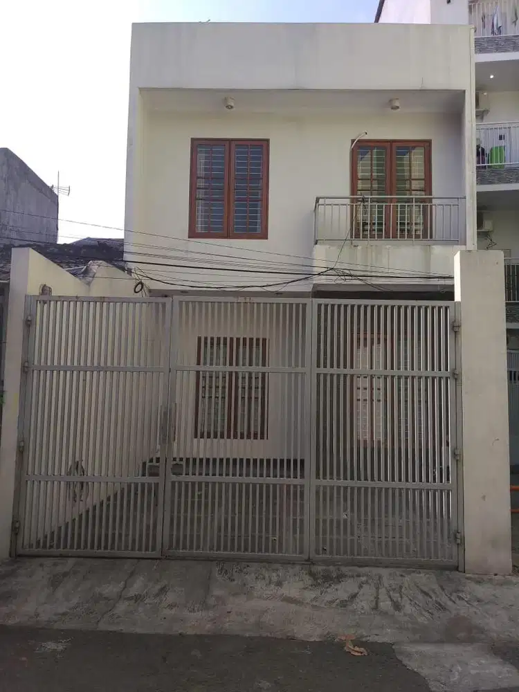 Di Jual Rumah Alpukat Tanjung Duren