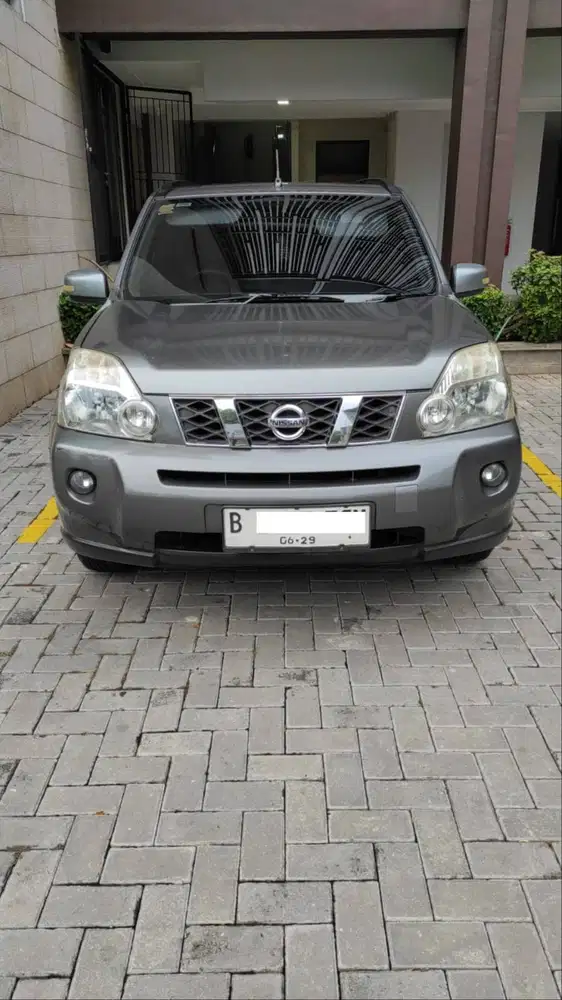 Nissan Xtrail 2.0 CVT Abu-abu Istimewa