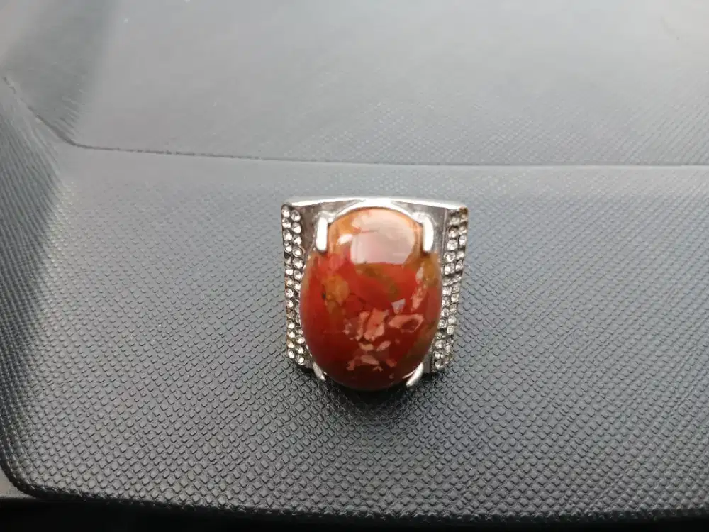 Dijual Batu akik istimewa merah maron