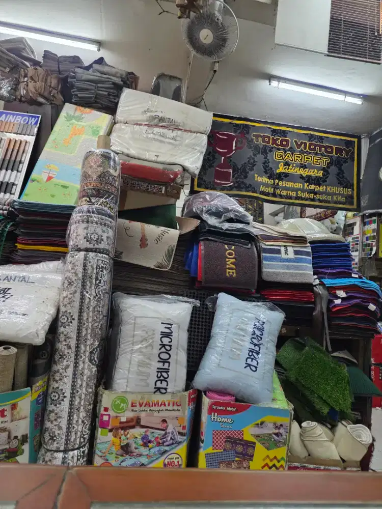 Dicari marketing perempuan 2 orang dan pria 2 orang buat angkat barang