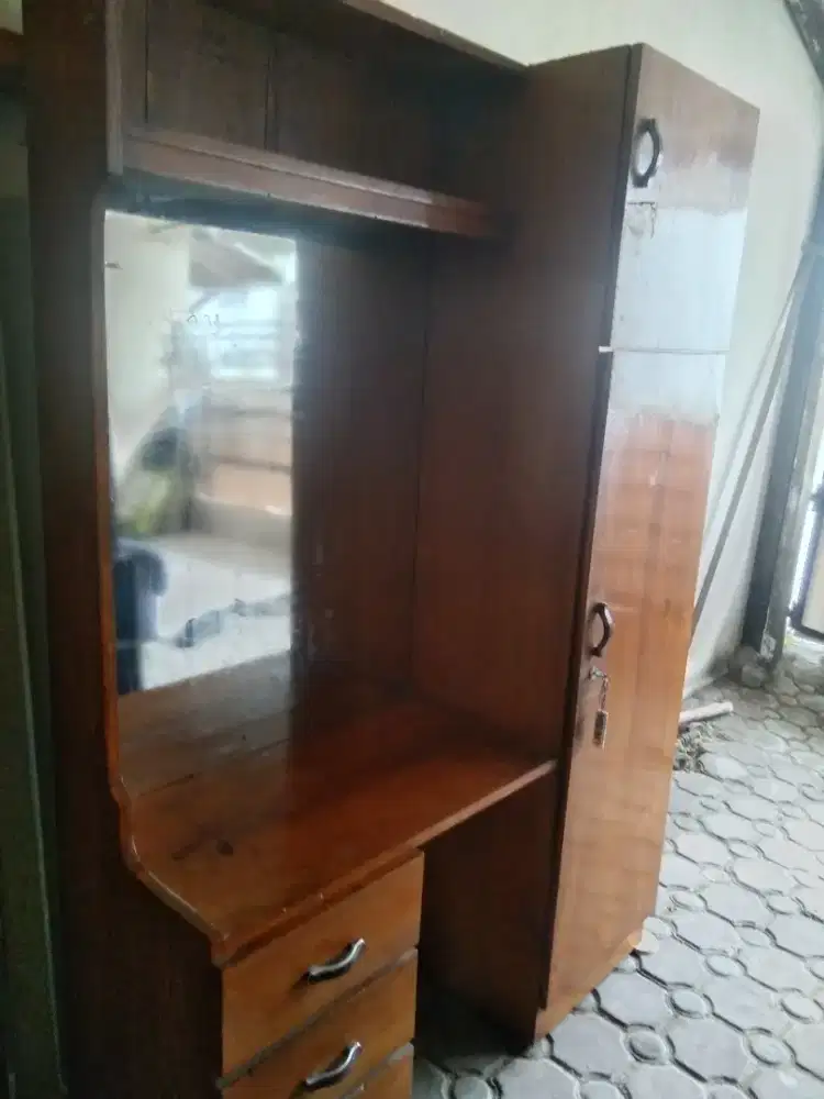 lemari pakaian / lemari rias bahan jati jadul