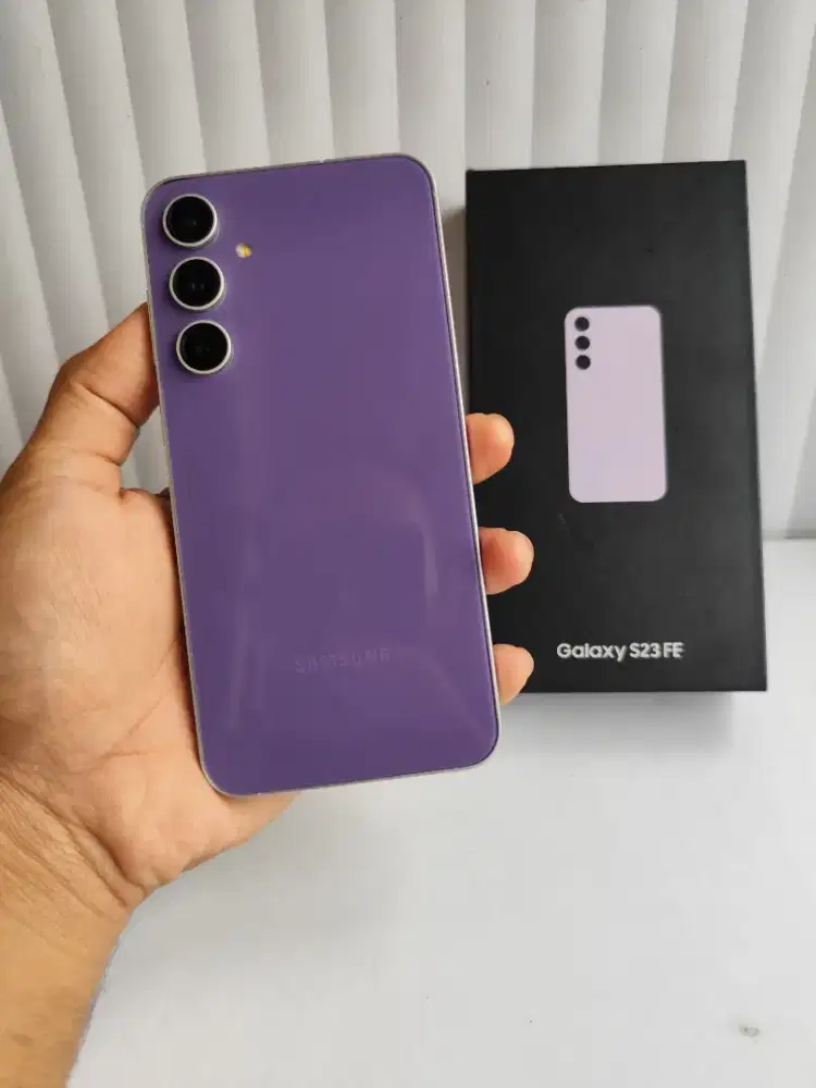 SAMSUNG S23 FE 5G 8/256 like new