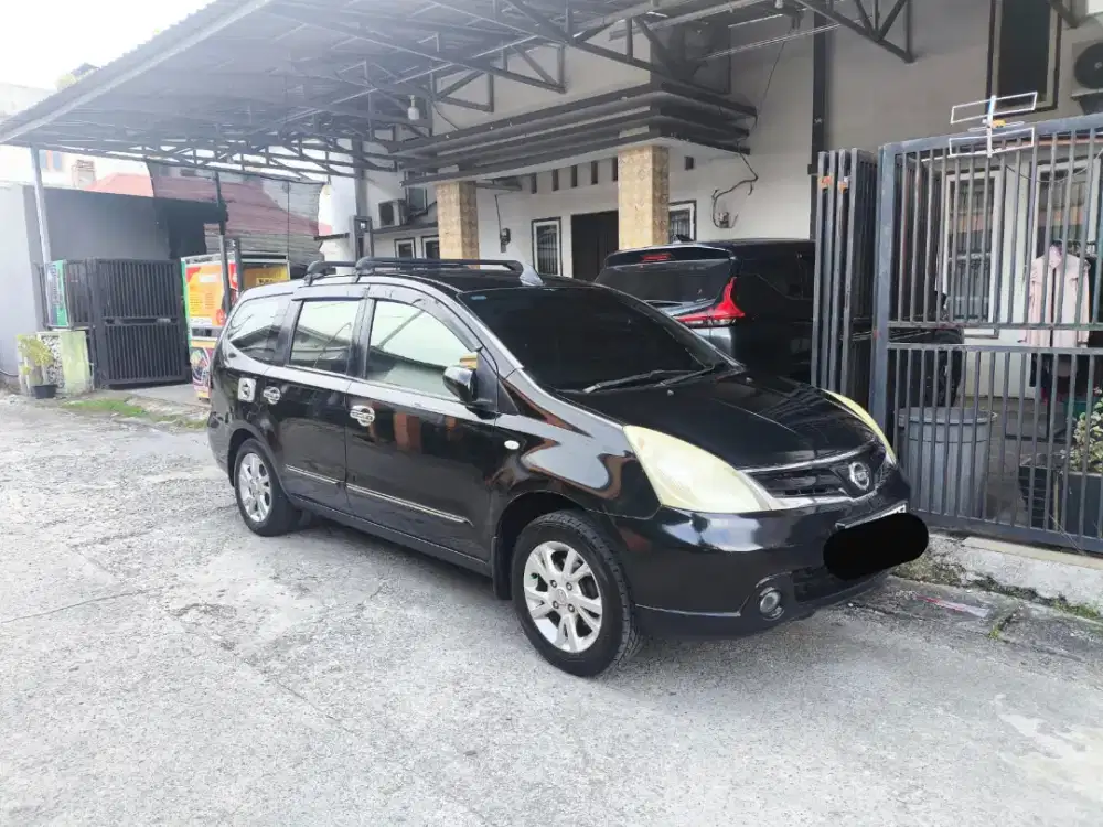 Nissan Grand Livina 1.5 XV AT 2011