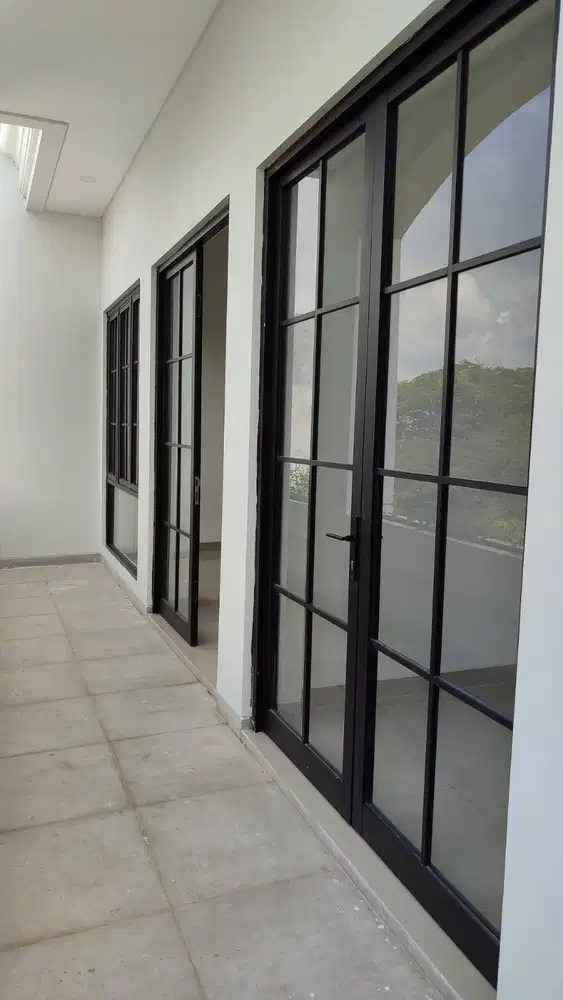 Disewakan Ruko 3 Lantai Raya Darmo Baru Gress