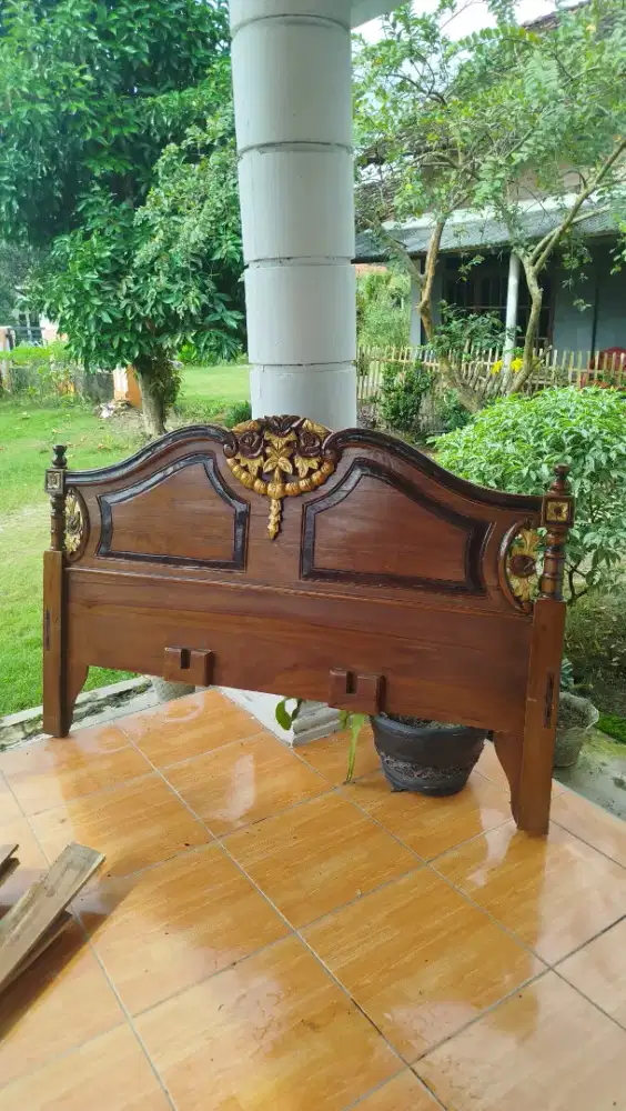 Butuh dana dipan kasur jati