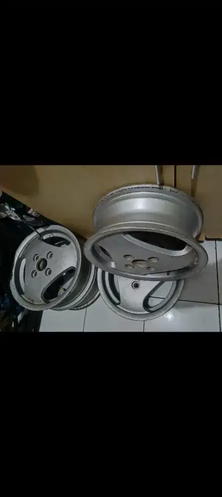 Dijual seset 4 pcs Velg Mobil Ring 13.