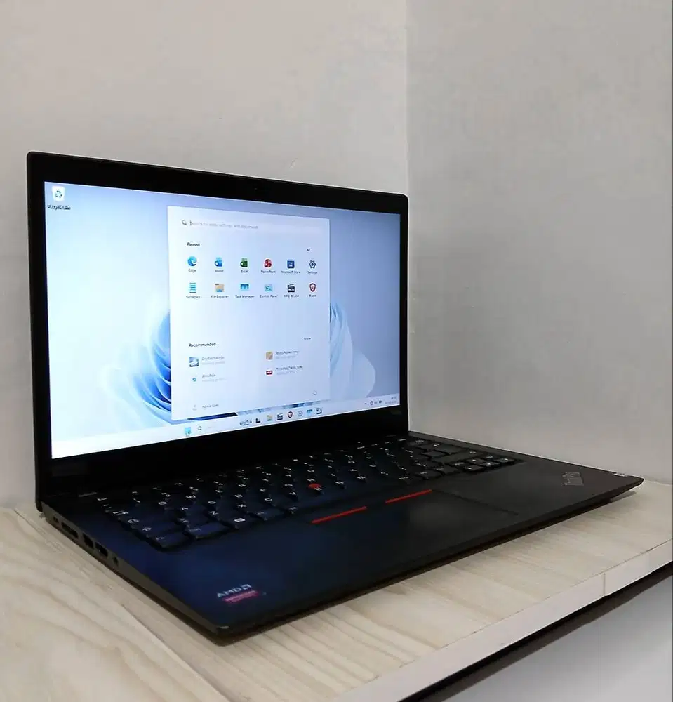 Thinkpad T495s | Ryzen 5 3500U | 8/256 GB NVMe | Lenovo AMD Ultrabook