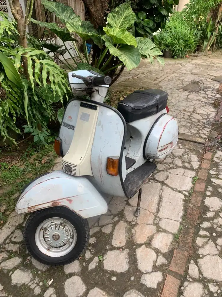 vespa P150SE Strada