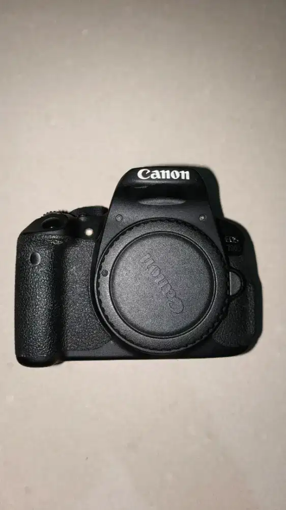 Dijual Canon EOS 700D Like new lengkap dari baru