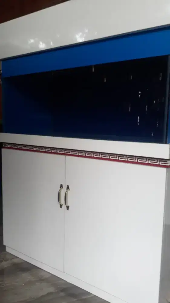 Aquarium dan kabinet