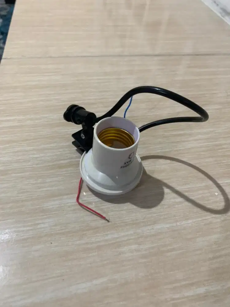 Piting lampu otomatis