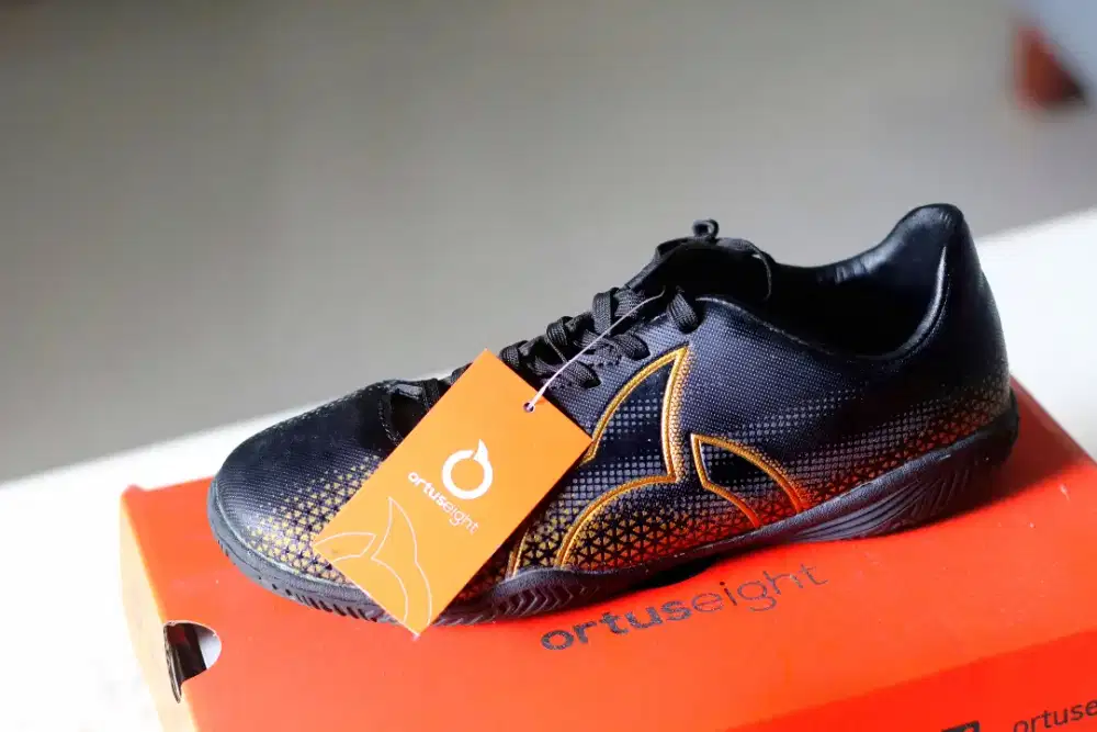 King of Dribble Ortus Eight Sirius Black Gold Size 36