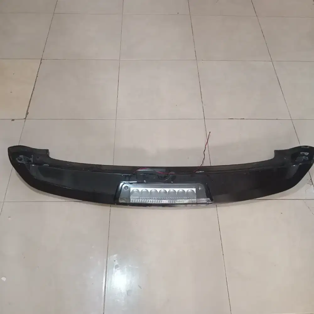 Spoiler / Talang air pintu bagasi