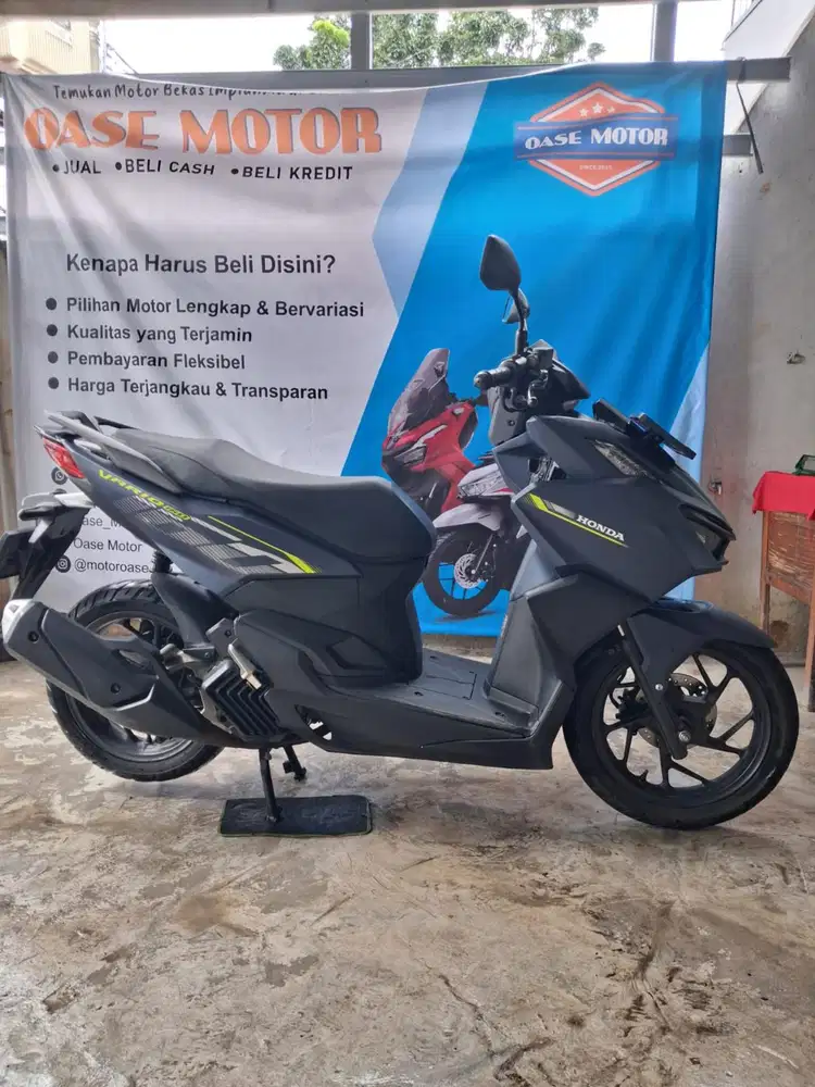 (B) Honda Vario 160 CBS Tahun 2024